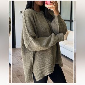 Lev Textured Sweater - Moss Green